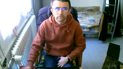 Snapshot of lokoum39 chatting on 03-04-25, 12:55 lokoum39 online show from 03-04-25, 12:55