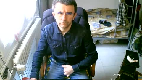 Snapshot of lokoum39 chatting on 03-11-25, 11:55 lokoum39 online show from 03-11-25, 11:55