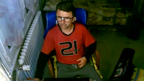 Snapshot of lokoum39 chatting on 09-18-25, 09:39 lokoum39 online show from 09-18-25, 09:39