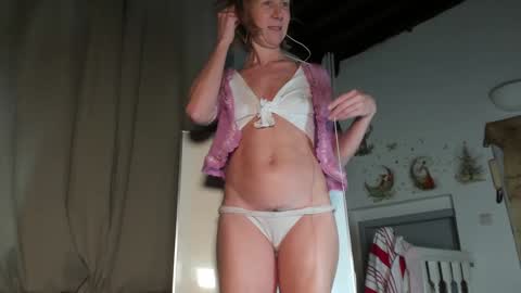 lola_belgium online show from 01-30-25, 05:17