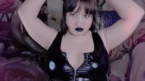 Snapshot of lola_chi chatting on 02-08-25, 08:09 Lola Chi online show from 02-08-25, 08:09