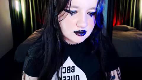 Snapshot of lola_chi chatting on 11-12-25, 09:25 Lola Chi online show from 11-12-25, 09:25