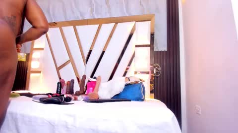 Lola online show from 10-21-25, 11:22