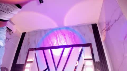 Lola online show from 11-14-25, 11:31