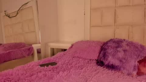 lola_js online show from 10-27-25, 12:53