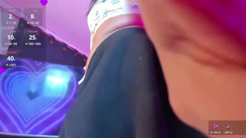 Snapshot of lola_oberly_xxx chatting on 10-28-25, 10:12 lola oberly online show from 10-28-25, 10:12