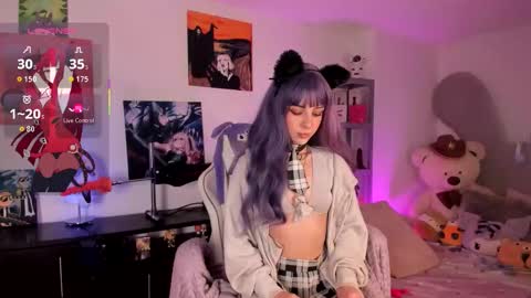 Snapshot of lolaa_bunnyy chatting on 11-16-25, 04:18 Lola Bunny online show from 11-16-25, 04:18