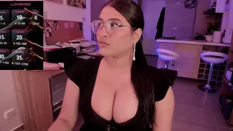 Snapshot of lolaasmith_21 chatting on 09-11-25, 08:42 lolaasmith_21 online show from 09-11-25, 08:42
