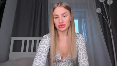 lolabani675452 online show from 12-16-25, 07:46