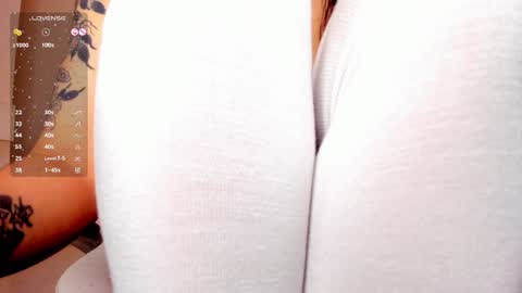 Snapshot of lolaberry_ chatting on 02-07-25, 09:58 Lola Berry online show from 02-07-25, 09:58