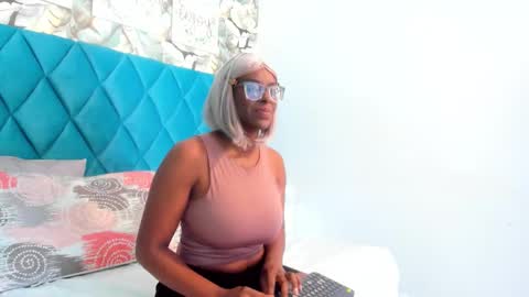lola online show from 09-21-25, 12:51