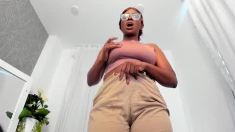 lola online show from 10-08-25, 02:04