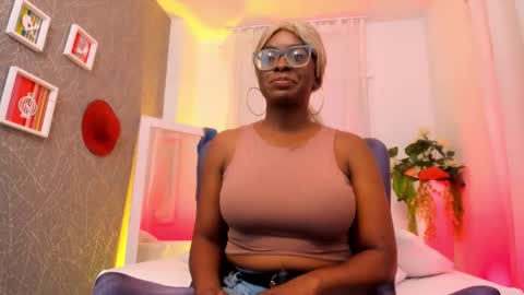 lola online show from 10-21-25, 12:44