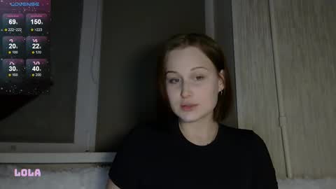 Snapshot of lolalibellule chatting on 10-31-25, 08:21 Lola online show from 10-31-25, 08:21