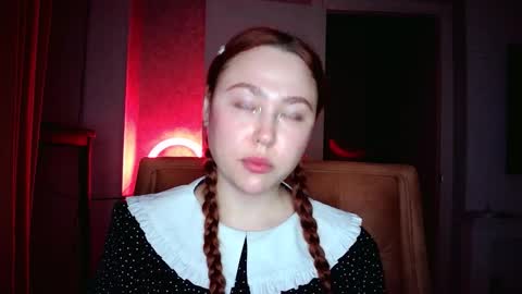 Lola online show from 09-25-25, 02:54