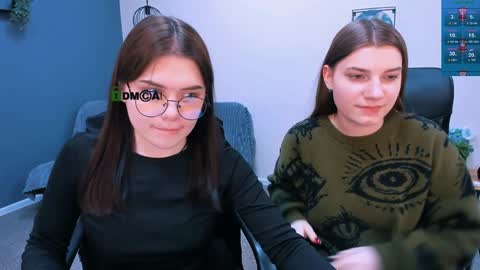 Lola pvt is OPEN online show from 12-19-24, 03:52