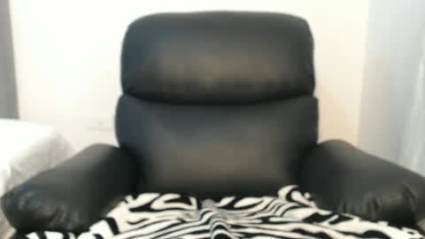 Lola online show from 03-08-25, 08:14