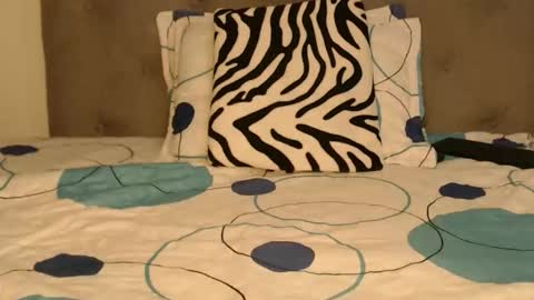 Lola online show from 02-20-26, 06:26