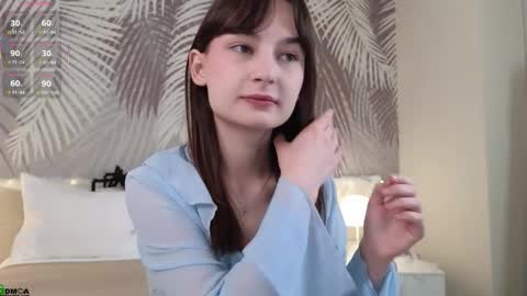 Lola online show from 10-25-25, 01:35