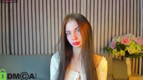 Lola online show from 10-07-25, 01:36