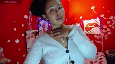 lollita_little online show from 11-19-25, 03:01