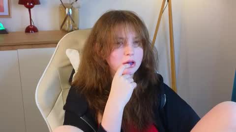 Mona online show from 10-16-25, 03:46