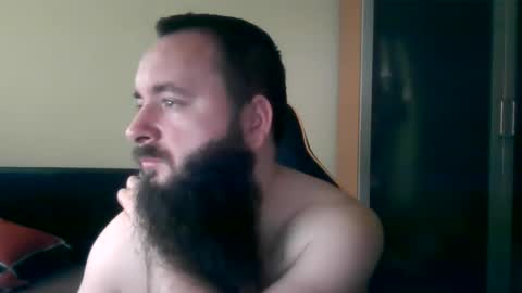 Snapshot of london_man1988 chatting on 02-19-26, 10:33 london_man1988 online show from 02-19-26, 10:33