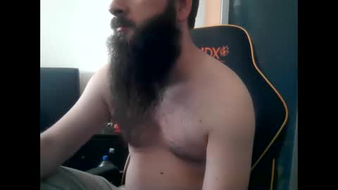 Snapshot of london_man1988 chatting on 03-19-26, 10:52 london_man1988 online show from 03-19-26, 10:52