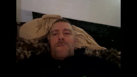 Snapshot of londonsbigbenxxx chatting on 12-18-25, 09:37 londonsbigbenxxx online show from 12-18-25, 09:37