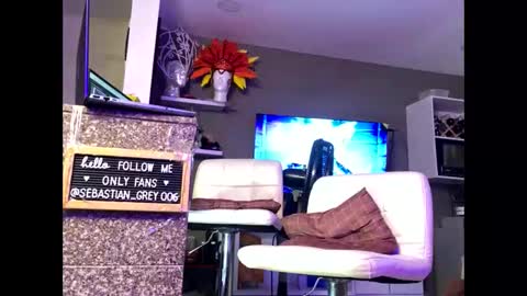 Snapshot of lone_wolf_3x chatting on 03-11-26, 05:35 lone_wolf_3x online show from 03-11-26, 05:35