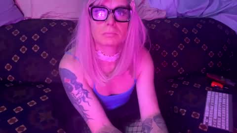 Snapshot of longbeachcd69 chatting on 02-11-25, 11:32 longbeachcd69 online show from 02-11-25, 11:32