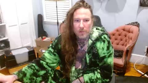 Snapshot of longhair021 chatting on 10-10-25, 10:03 longhair online show from 10-10-25, 10:03