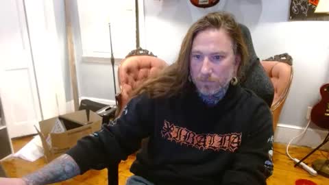 Snapshot of longhair021 chatting on 11-11-25, 01:27 longhair online show from 11-11-25, 01:27