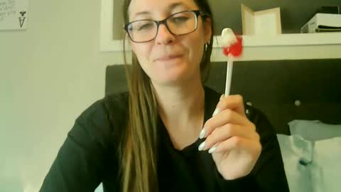 Wima online show from 12-20-24, 01:58