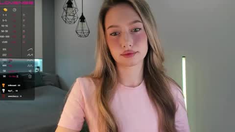 Snapshot of longoriaeva chatting on 03-25-26, 03:18 Eva online show from 03-25-26, 03:18