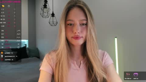 Snapshot of longoriaeva chatting on 04-01-26, 01:41 Eva online show from 04-01-26, 01:41