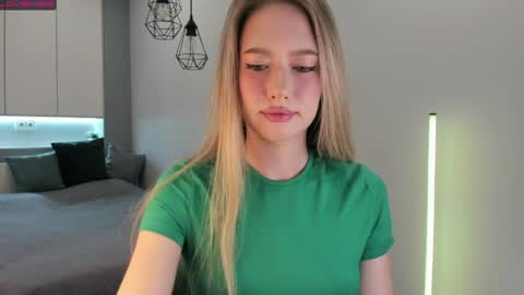 Snapshot of longoriaeva chatting on 04-07-26, 04:18 Eva online show from 04-07-26, 04:18