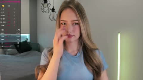 Snapshot of longoriaeva chatting on 04-16-26, 03:35 Eva online show from 04-16-26, 03:35