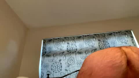 Snapshot of longshank09 chatting on 01-06-25, 01:30 longshank09 online show from 01-06-25, 01:30