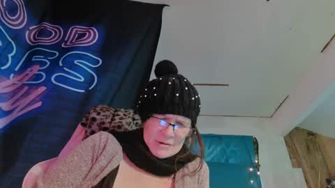 Londoncashmere69  online show from 12-08-24, 06:50