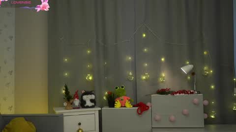 Snapshot of lookatmehabibi_ chatting on 02-20-26, 06:19 Adele Ellie and Lou Sally Dana and Bonnie online show from 02-20-26, 06:19