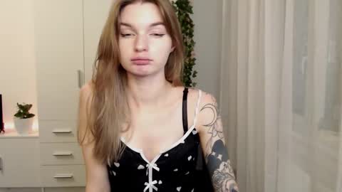 Snapshot of lookluna chatting on 11-08-25, 02:17 Luna online show from 11-08-25, 02:17