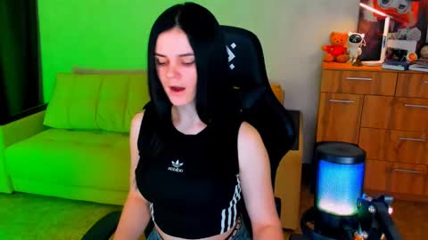 Snapshot of lora_cain chatting on 02-11-25, 04:56 Lora Cain online show from 02-11-25, 04:56