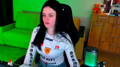 Snapshot of lora_cain chatting on 02-12-25, 03:27 Lora Cain online show from 02-12-25, 03:27