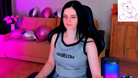 Snapshot of lora_cain chatting on 02-14-25, 07:12 Lora Cain online show from 02-14-25, 07:12