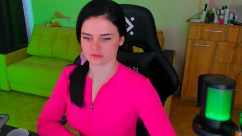 Snapshot of lora_cain chatting on 03-09-25, 05:33 Lora Cain online show from 03-09-25, 05:33