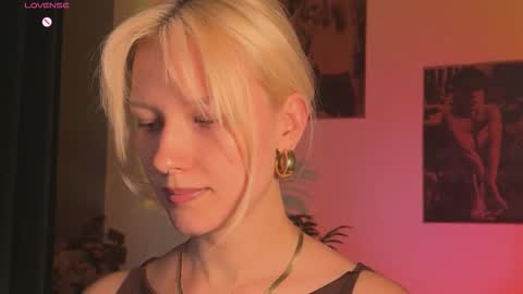 Lora heil online show from 09-13-25, 04:07