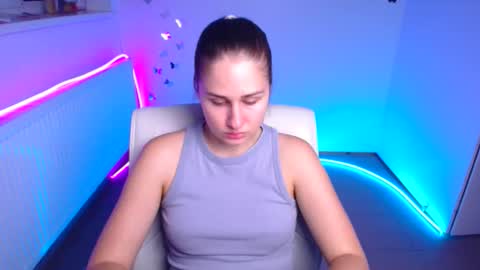 Lora online show from 10-14-25, 05:41