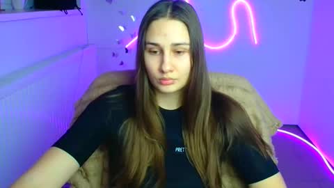 Lora online show from 02-26-26, 12:37