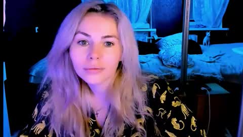 Snapshot of loraboyar chatting on 10-24-25, 02:41 Lora online show from 10-24-25, 02:41